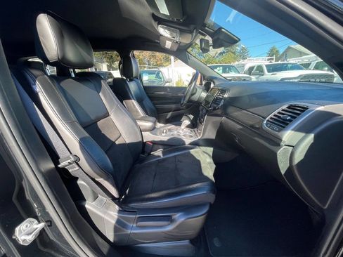 Used 2021 Jeep Grand Cherokee Laredo X image 31