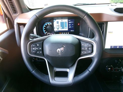 Used 2024 Ford Bronco Outer Banks AWD/4WD image 34