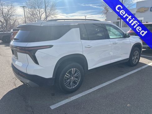 Certified 2025 Chevrolet Traverse LT image 4