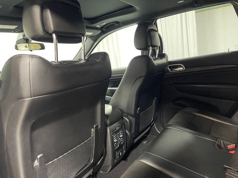 Used 2021 Jeep Grand Cherokee Laredo X AWD/4WD image 26