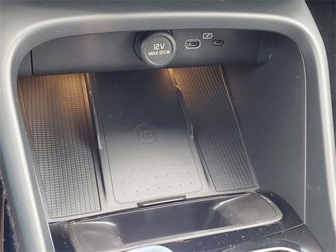 New 2026 Volvo XC40 B5 Plus w/ Protection Package Premier image 23