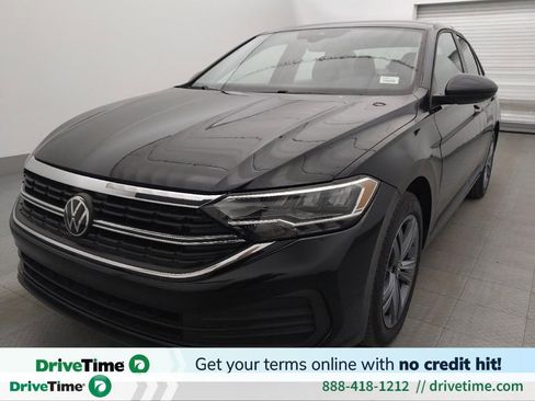Used 2024 Volkswagen Jetta SE FWD image 1
