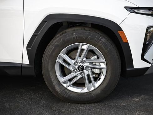 Certified 2025 Hyundai Tucson SE FWD image 5