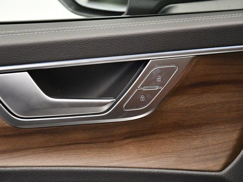 Used 2025 Audi A6 Premium Plus image 34