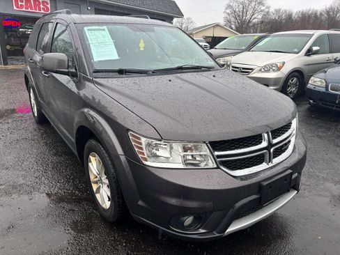Used 2017 Dodge Journey SXT image 3