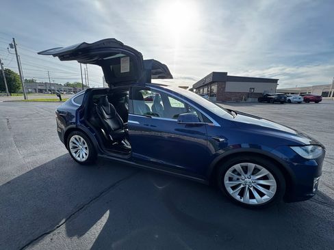 Used 2017 Tesla Model X 100D AWD/4WD image 2