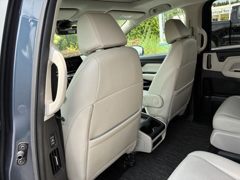 Used 2025 Honda Odyssey EX-L image 16