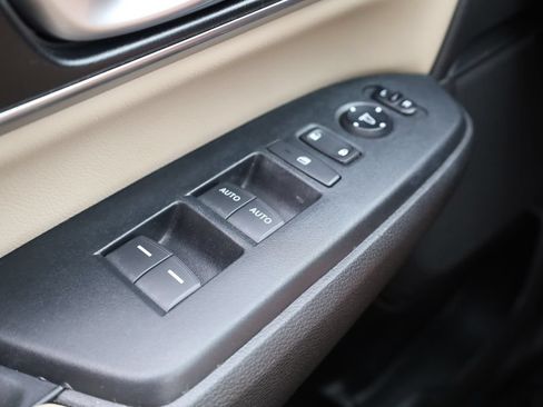 Used 2019 Honda CR-V EX-L image 16