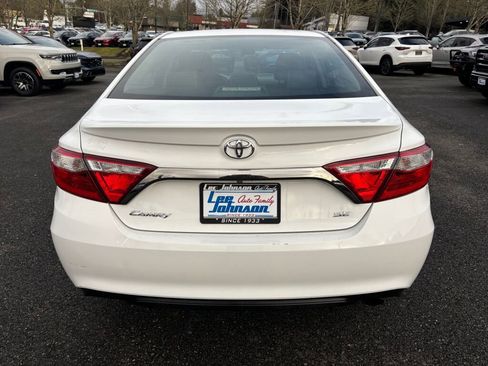 Used 2017 Toyota Camry SE image 6