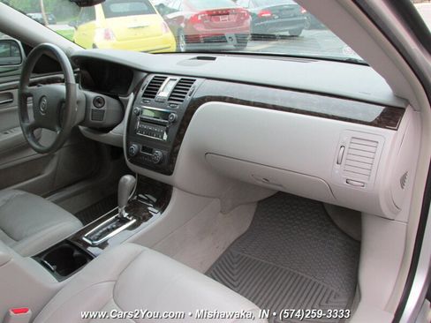 Used 2010 Cadillac DTS Luxury image 22