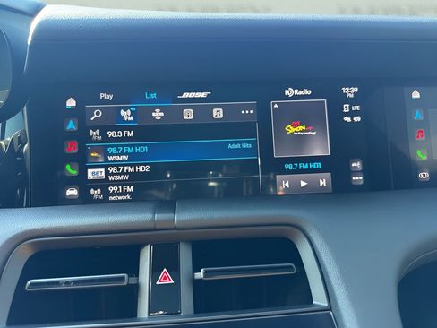 Used 2022 Porsche Taycan image 19