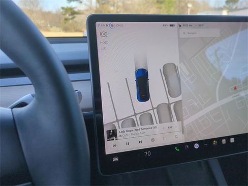 Used 2022 Tesla Model Y Long Range image 22