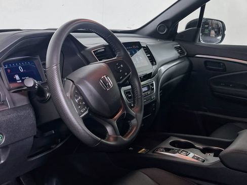 Certified 2025 Honda Passport EX-L image 24