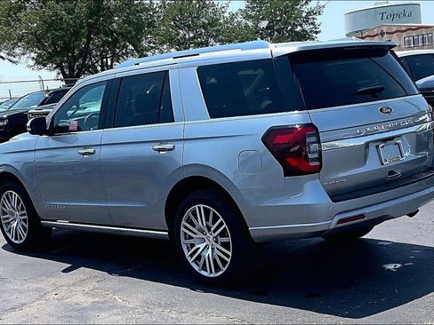 Used 2023 Ford Expedition Platinum AWD/4WD image 5