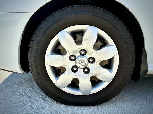 Used 2007 Hyundai Elantra GLS FWD image 23