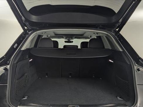 Used 2021 Audi Q5 e Premium Plus w/ Premium Plus Package image 17