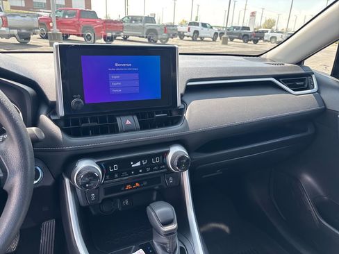 Used 2025 Toyota RAV4 XLE AWD/4WD image 20