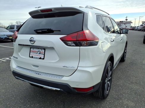 Used 2020 Nissan Rogue SL w/ Premium Package image 6