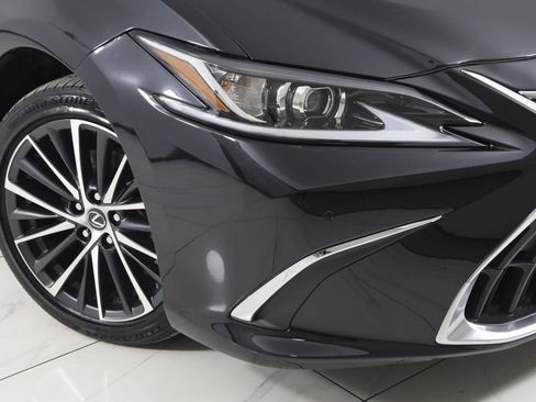 Used 2023 Lexus ES 300h w/ Premium Package image 16
