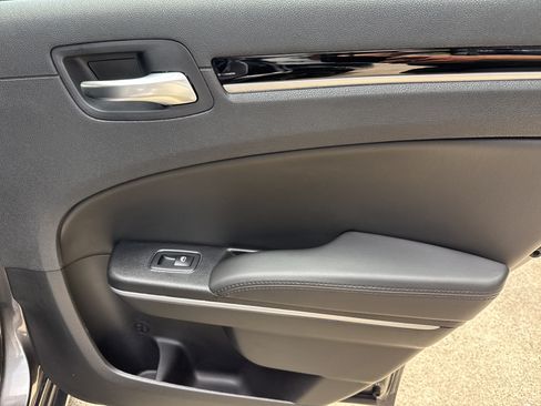 Used 2023 Chrysler 300 Touring w/ Sport Appearance Package RWD image 16