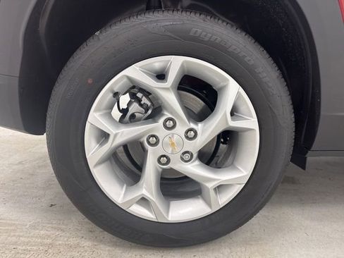 New 2026 Chevrolet Trax LS w/ LS Convenience Package FWD image 30