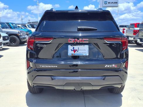 Used 2026 GMC Terrain AT4 AWD/4WD image 7