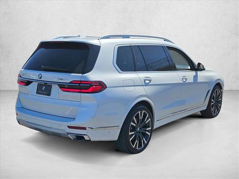 Used 2025 BMW X7 xDrive40i w/ Premium Package AWD/4WD image 5