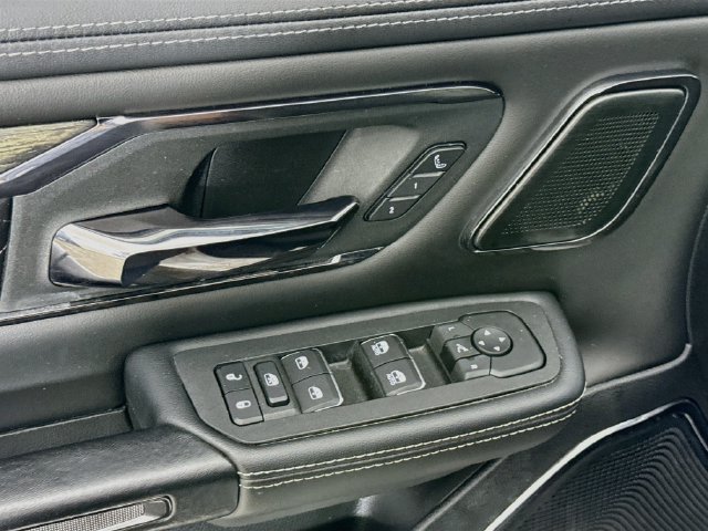 Used 2025 RAM 1500 Limited AWD/4WD image 18
