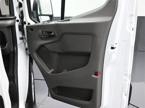 Used 2022 Ford E-Transit Low Roof image 20