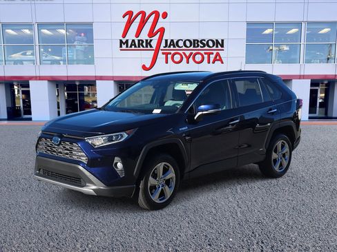 Used 2021 Toyota RAV4 Limited image 1