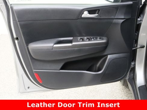 Used 2021 Kia Sportage LX image 12