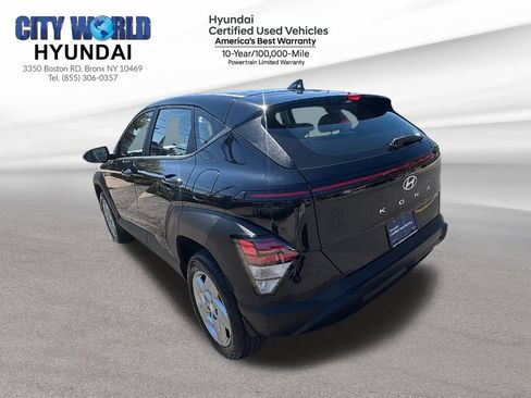 Used 2024 Hyundai Kona SE AWD/4WD image 3