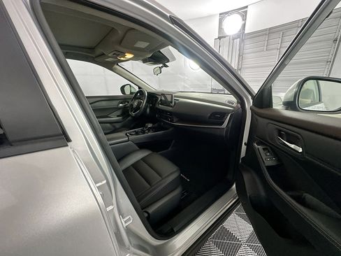 Used 2023 Nissan Rogue SV w/ SV Premium B Package AWD/4WD image 30