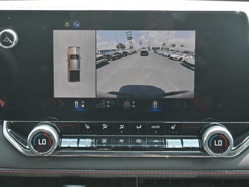 Used 2025 Chevrolet Colorado Z71 w/ Technology Package image 29