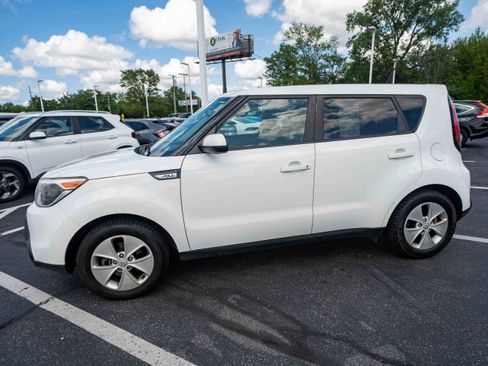 Used 2016 Kia Soul FWD image 3