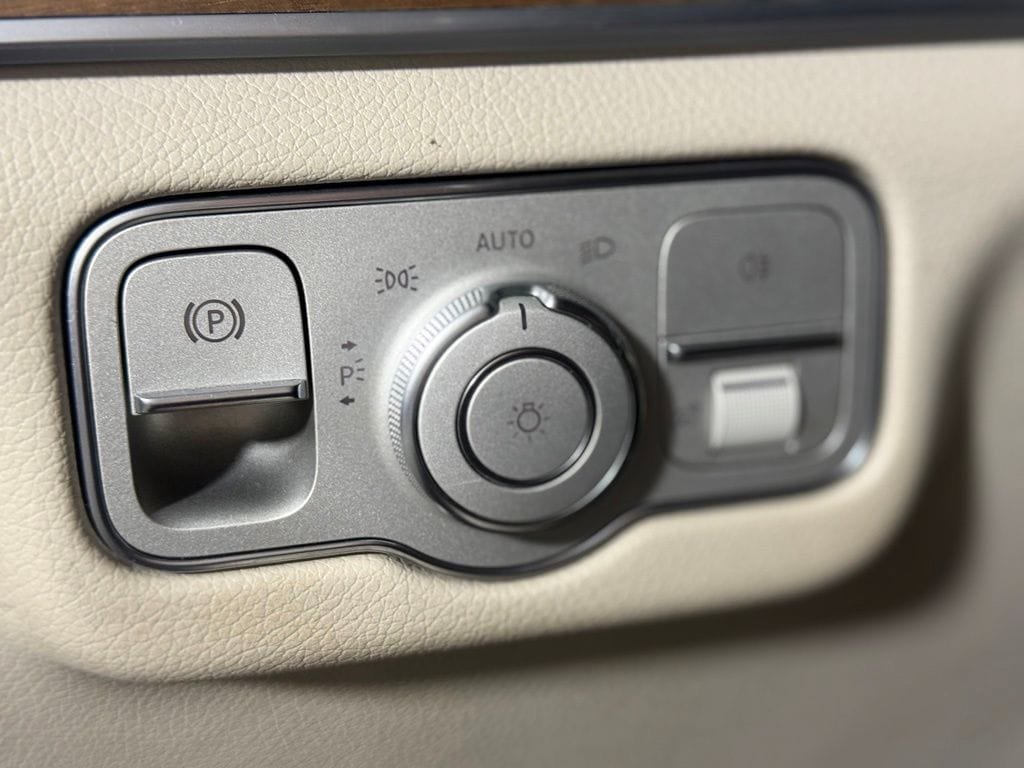 Used 2022 Mercedes-Benz GLE 350 4MATIC image 19