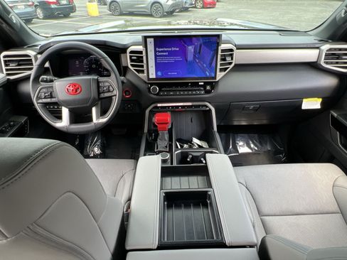 Used 2025 Toyota Tundra Limited AWD/4WD image 22