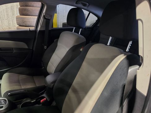 Used 2014 Chevrolet Cruze LS FWD image 6