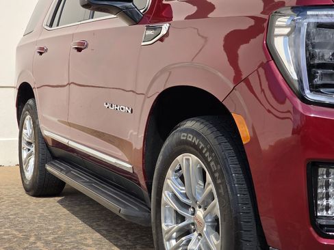 Used 2024 GMC Yukon SLT w/ SLT Luxury Package image 42