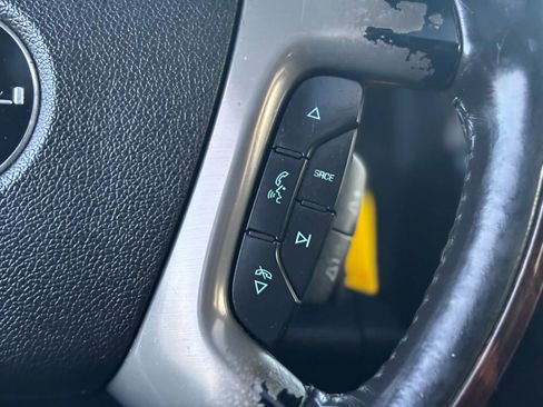 Used 2010 GMC Yukon Denali image 25