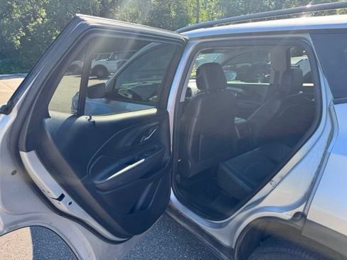 Used 2021 GMC Terrain SLT w/ Infotainment Package II AWD/4WD image 12