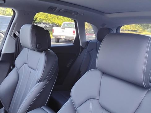 Certified 2024 Audi Q5 e Premium image 17