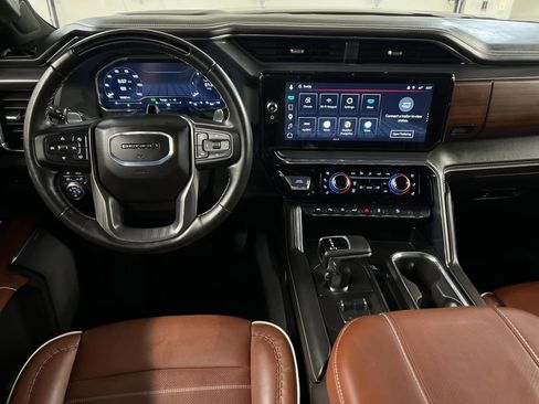 Used 2025 GMC Sierra 1500 Denali Ultimate image 8