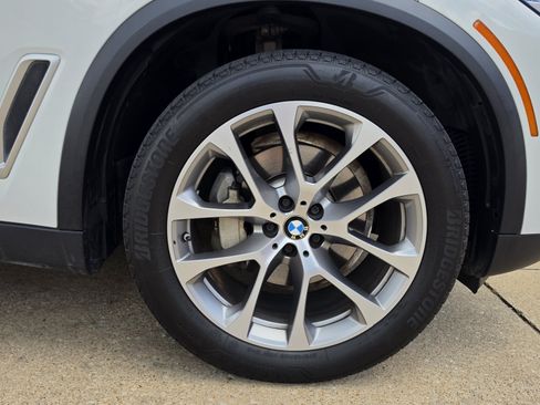 Used 2019 BMW X5 xDrive40i w/ Premium Package 2 AWD/4WD image 16