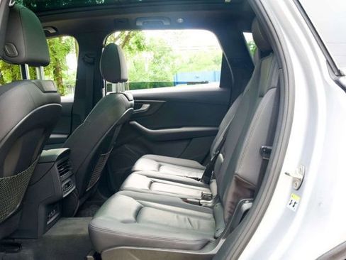 Used 2020 Audi Q7 3.0T Premium Plus w/ Premium Plus Package AWD/4WD image 49