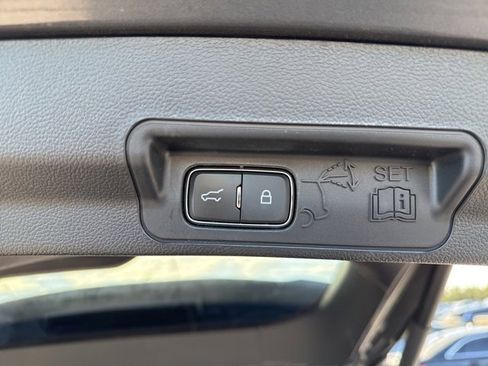 Used 2022 Ford Explorer ST w/ ST Street Pack image 10