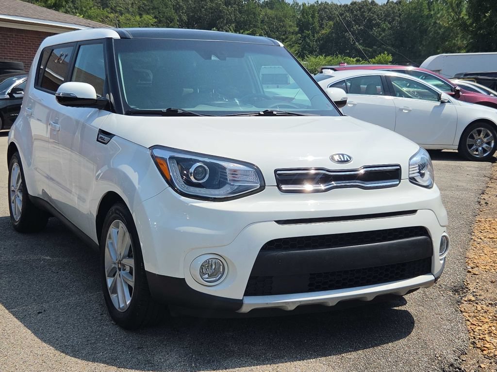 Used 2019 Kia Soul + w/ Primo Package FWD image 1