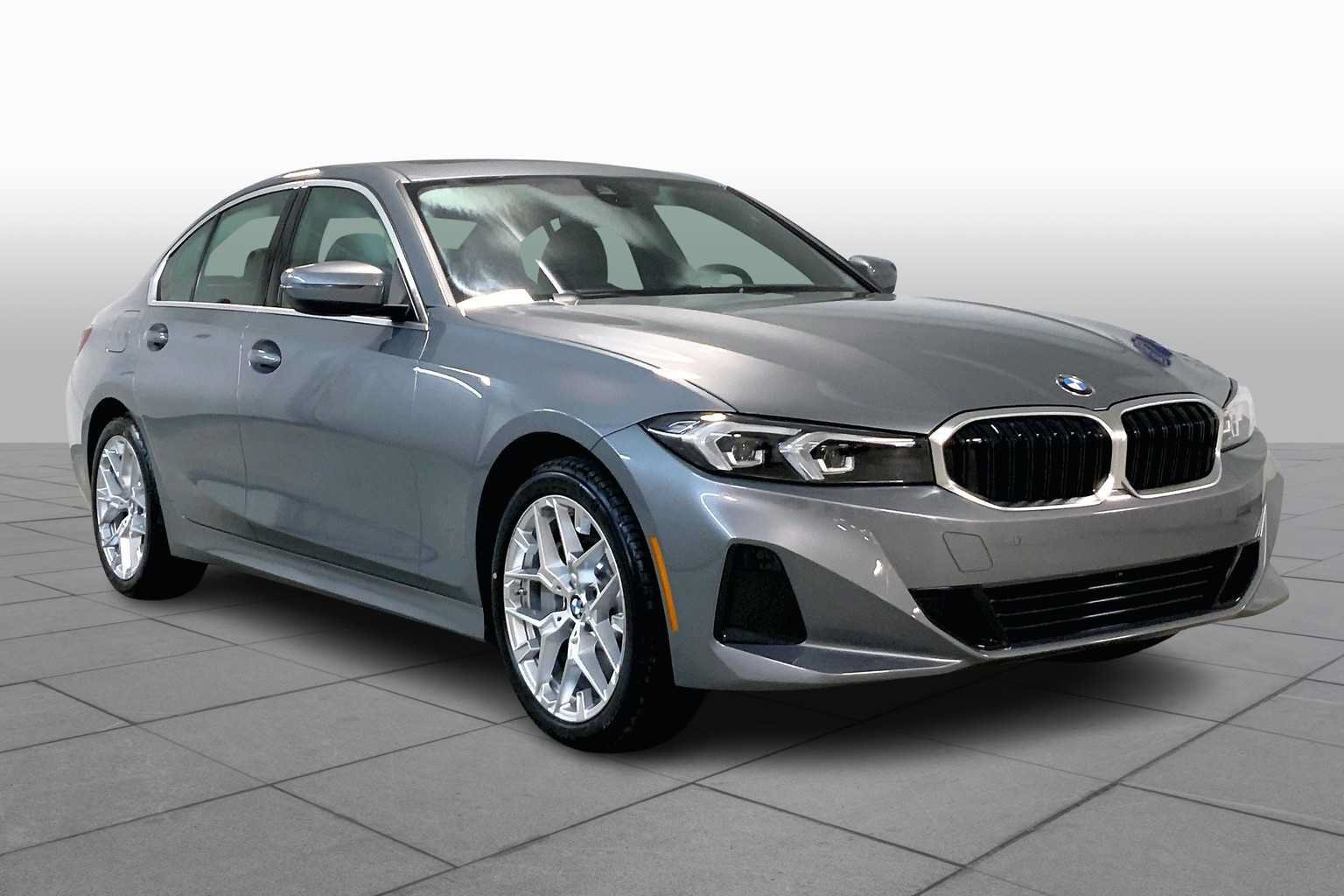 Used 2025 BMW 330i xDrive Sedan w/ Premium Package AWD/4WD image 2
