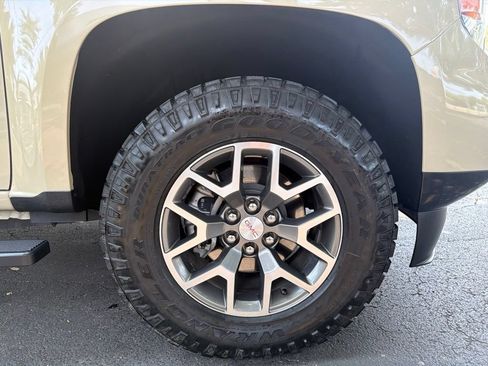 Used 2022 GMC Canyon AT4 AWD/4WD image 10