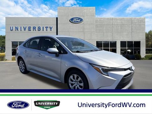 Used 2025 Toyota Corolla LE FWD image 1